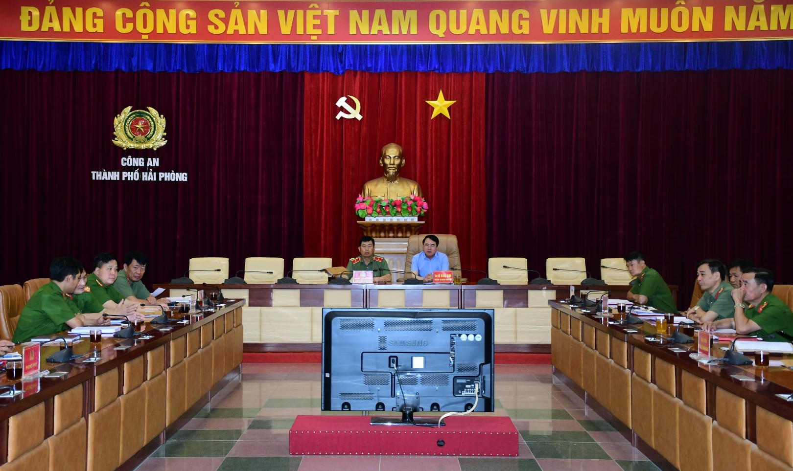 Tiếp tục nâng cao chất lượng, hiệu quả công tác xây dựng toàn diện Công an cấp huyện đáp ứng yêu cầu, nhiệm vụ trong tình hình mới